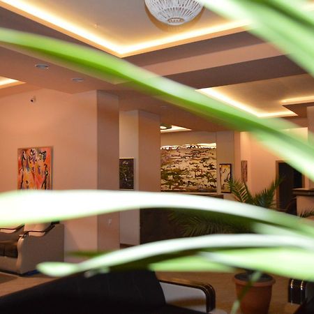 Holiday Hotel & Hostel Yerevan Exterior photo