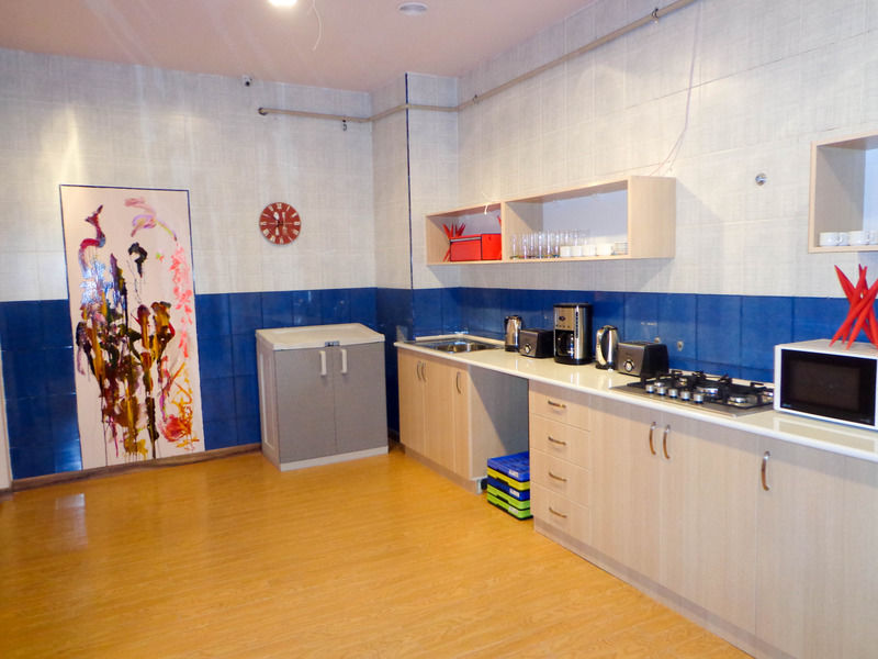 Holiday Hotel & Hostel Yerevan Exterior photo