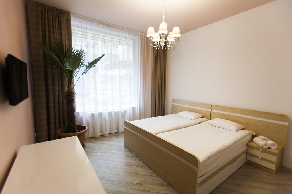 Holiday Hotel & Hostel Yerevan Exterior photo