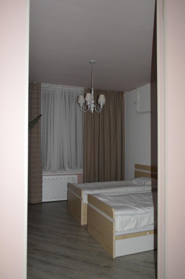 Holiday Hotel & Hostel Yerevan Exterior photo