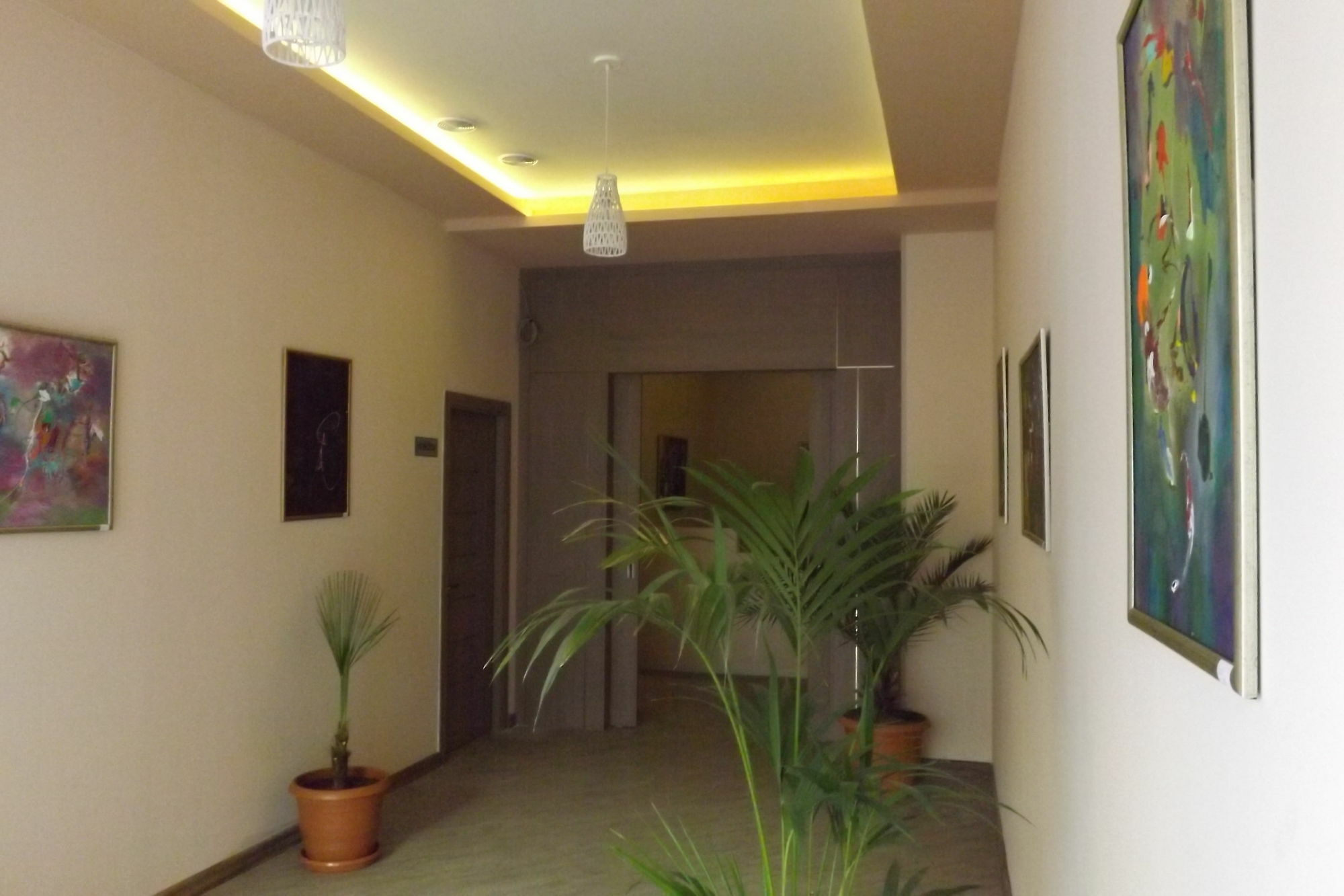 Holiday Hotel & Hostel Yerevan Exterior photo