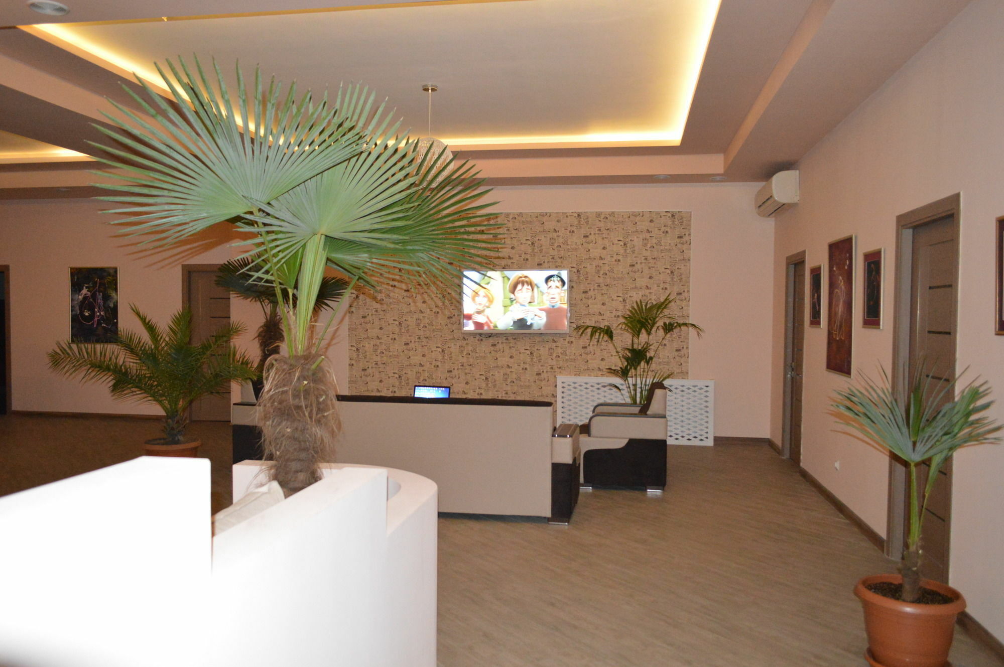 Holiday Hotel & Hostel Yerevan Exterior photo